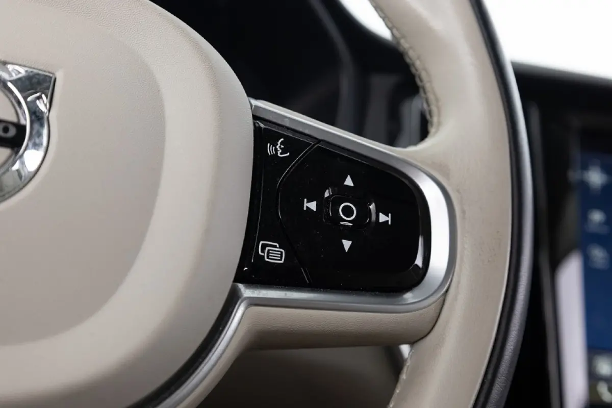 2.0 T5 AWD Pro | LEDER | harman/kardon !