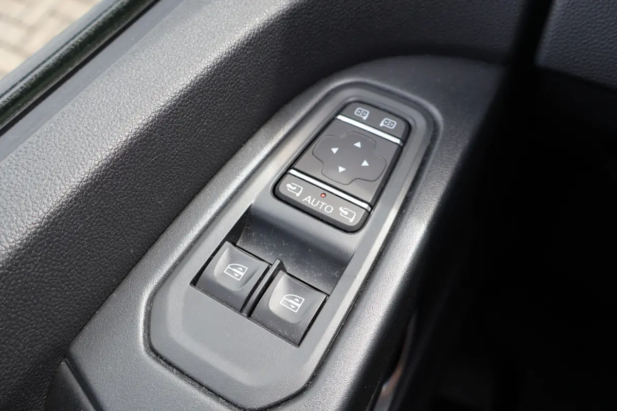 2.0 dCi 150pk L2 H1 Work Edition Automaat