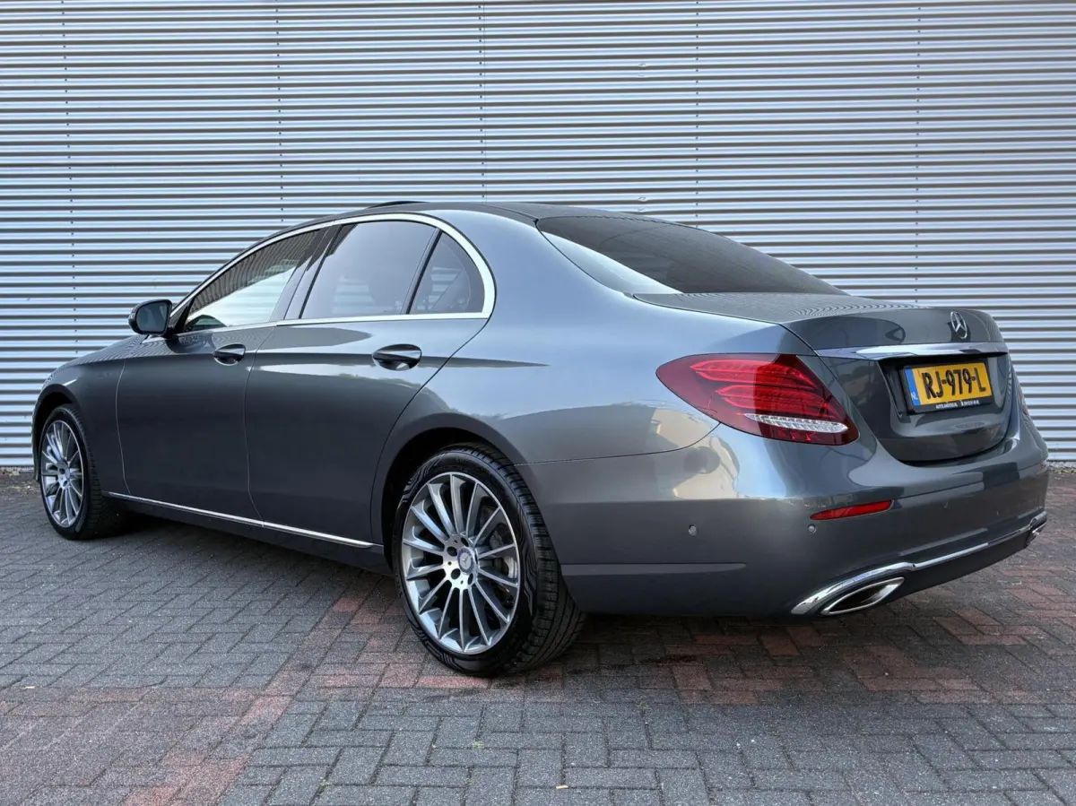 E200 Prestige Plus Auto Camera Cruise Led 2016 Schuifdak Navi Vol Opties NW Model 2 De Eigenaar 104360 Km Gereden