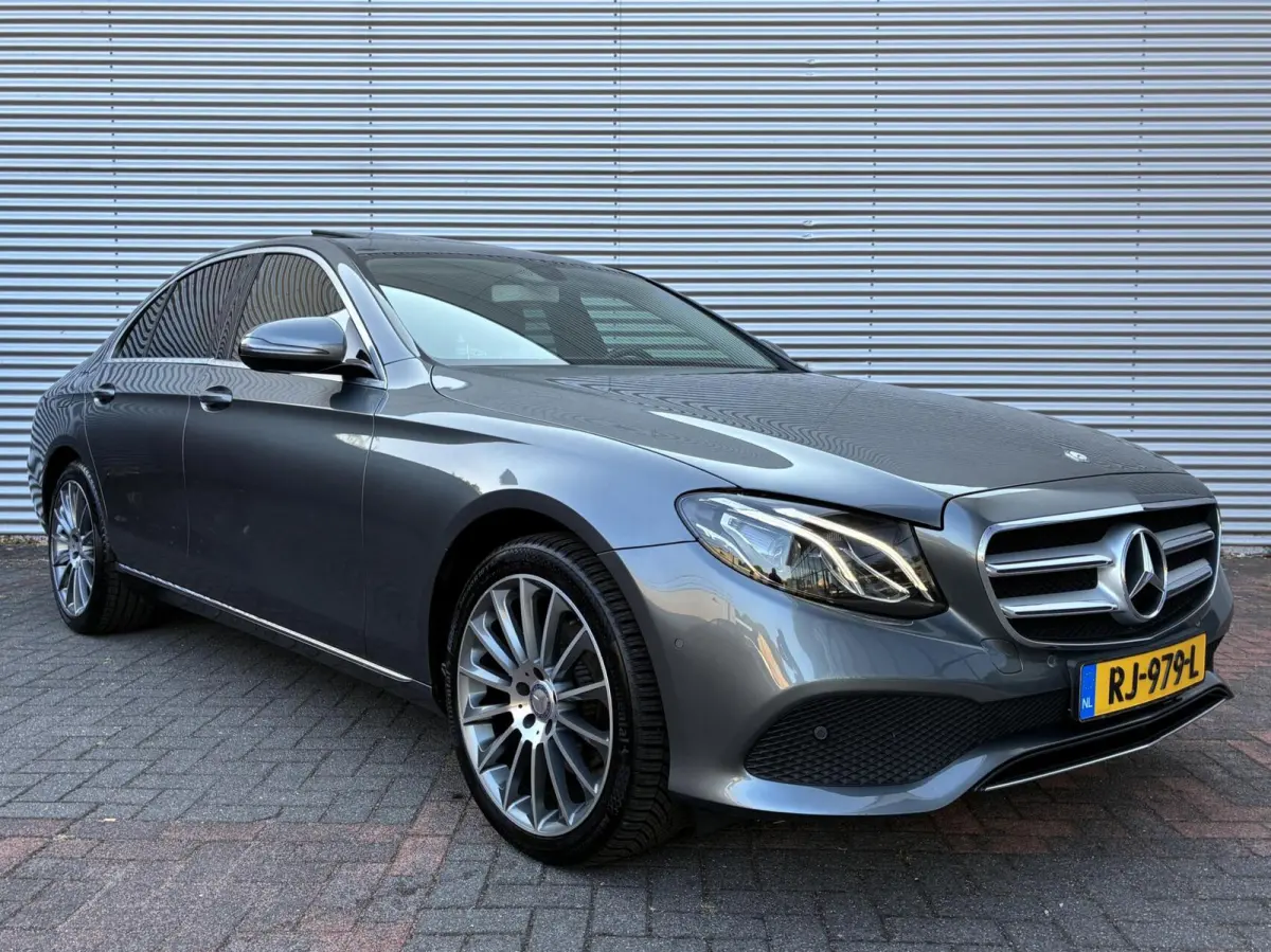 E200 Prestige Plus Auto Camera Cruise Led 2016 Schuifdak Navi Vol Opties NW Model 2 De Eigenaar 104360 Km Gereden