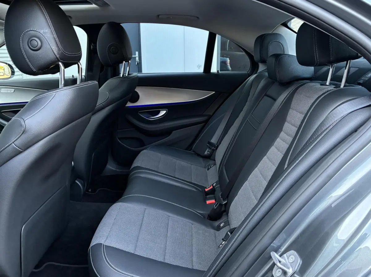 E200 Prestige Plus Auto Camera Cruise Led 2016 Schuifdak Navi Vol Opties NW Model 2 De Eigenaar 104360 Km Gereden