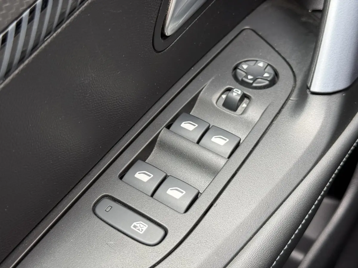 1.2 PureTech Allure 1e Eigenaar|Navi|Camera|i-Cockpit|Clima|Cruise|Stoelverwarming|Carplay|PDC|APK tot 06-2028