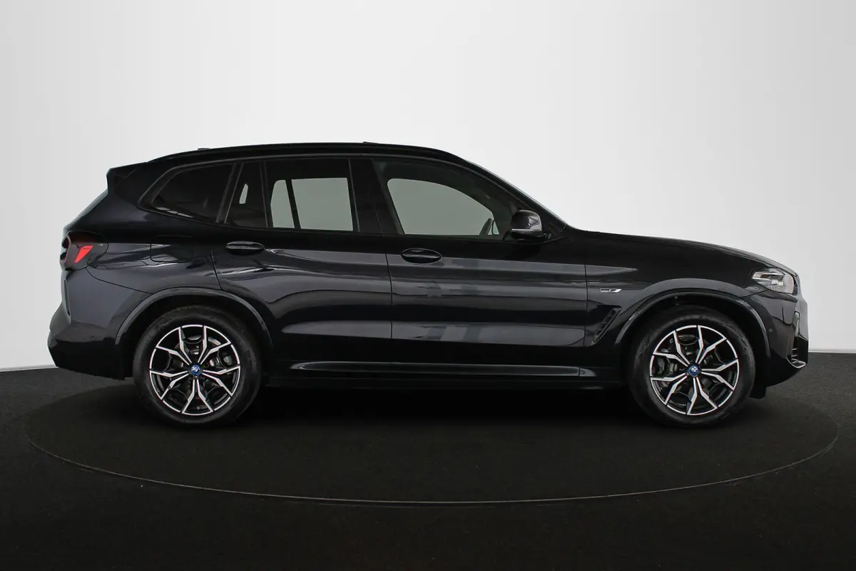xDrive30e M Sport Panoramadak Stuur-Stoelverwarming HiFi Camera