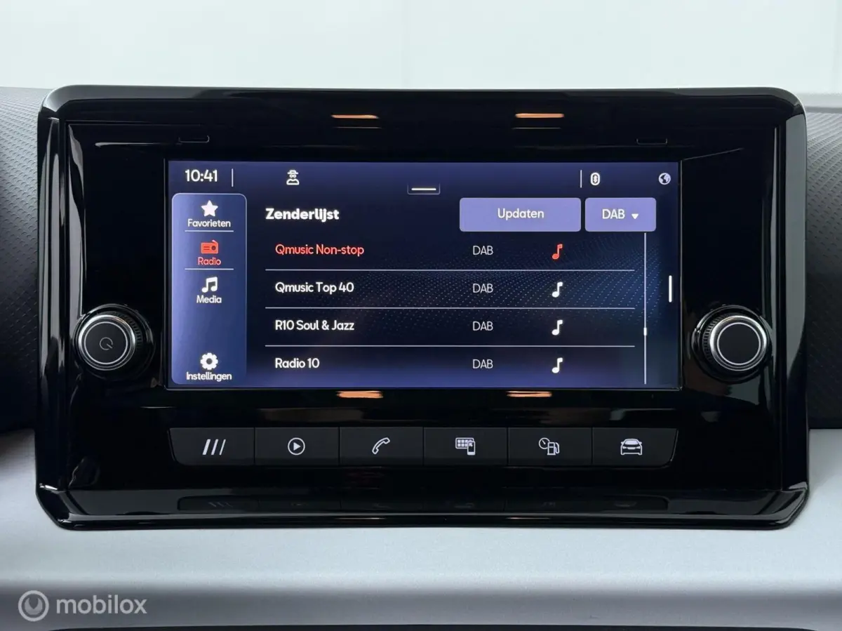 1.0 TSI Style Business Connect
