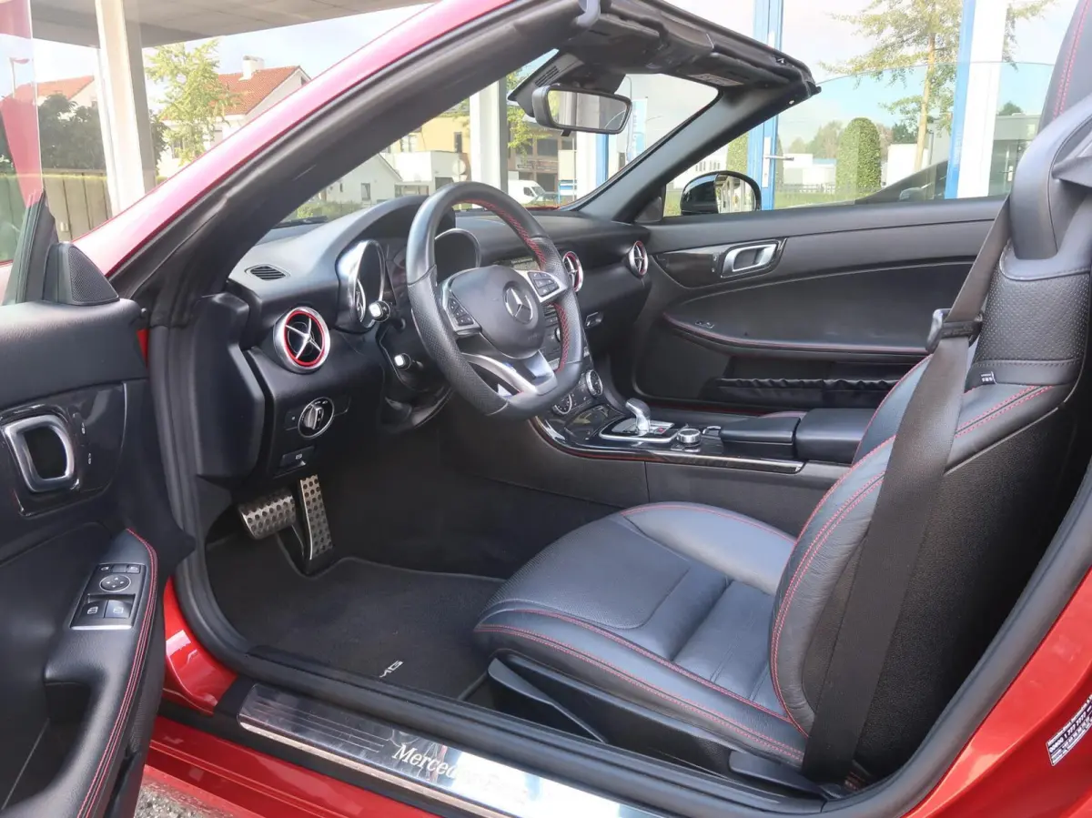 200 Aut AMG-NIGHT|PANORAMADAK|CAMERA|AIRSCARF|PDC|LED|DEALER ONDERHOUDEN|ZEER MOOI