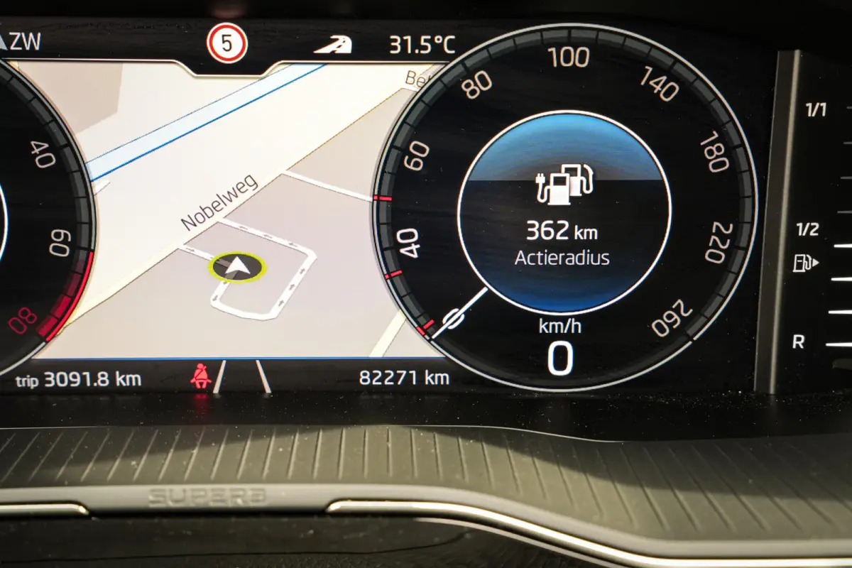 1.4 TSI iV Style Business | ACC | CarPlay | Clima | Navi | DAB | DCC | Metallic | 360 camera |