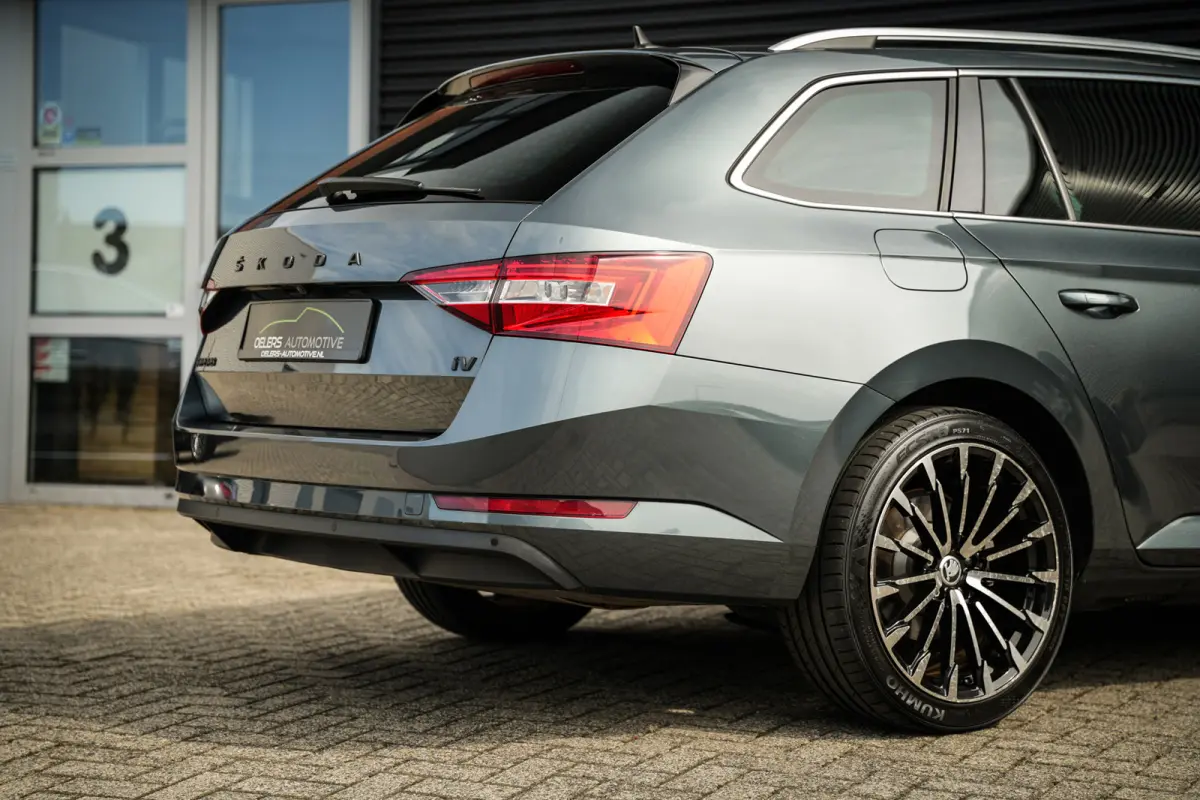 1.4 TSI iV Style Business | ACC | CarPlay | Clima | Navi | DAB | DCC | Metallic | 360 camera |