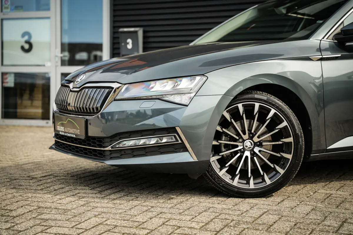 1.4 TSI iV Style Business | ACC | CarPlay | Clima | Navi | DAB | DCC | Metallic | 360 camera |