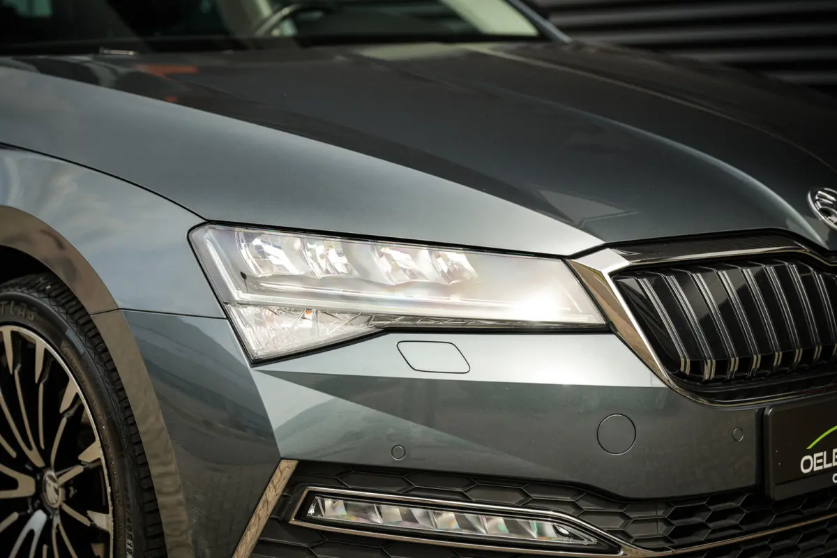 1.4 TSI iV Style Business | ACC | CarPlay | Clima | Navi | DAB | DCC | Metallic | 360 camera |