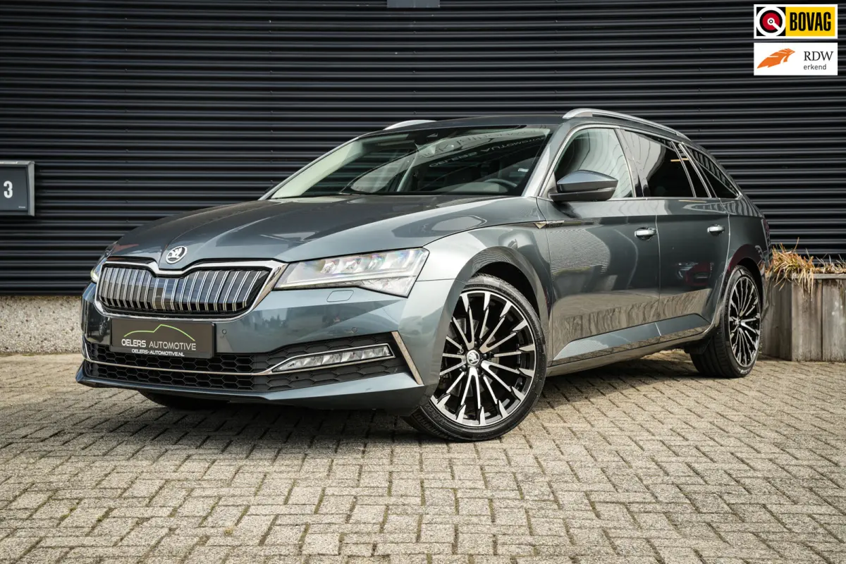 1.4 TSI iV Style Business | ACC | CarPlay | Clima | Navi | DAB | DCC | Metallic | 360 camera |