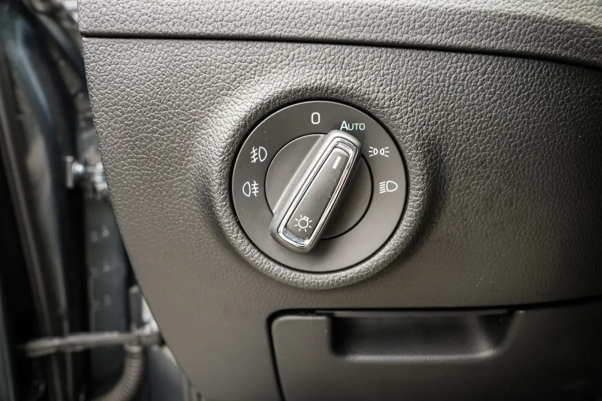 1.4 TSI iV Style Business | ACC | CarPlay | Clima | Navi | DAB | DCC | Metallic | 360 camera |