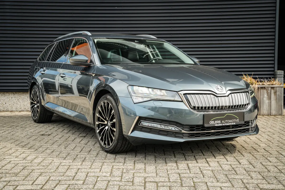1.4 TSI iV Style Business | ACC | CarPlay | Clima | Navi | DAB | DCC | Metallic | 360 camera |