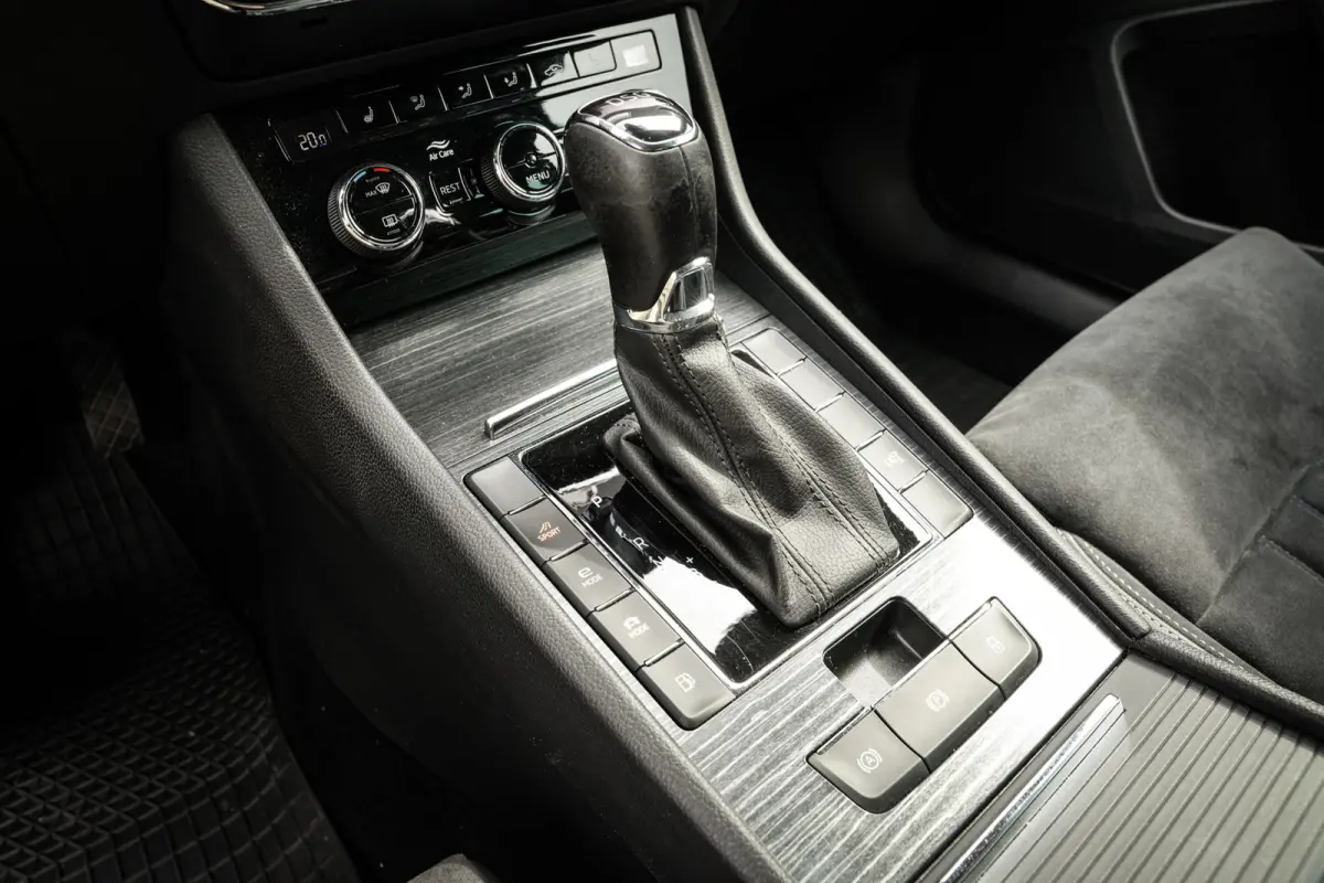 1.4 TSI iV Style Business | ACC | CarPlay | Clima | Navi | DAB | DCC | Metallic | 360 camera |