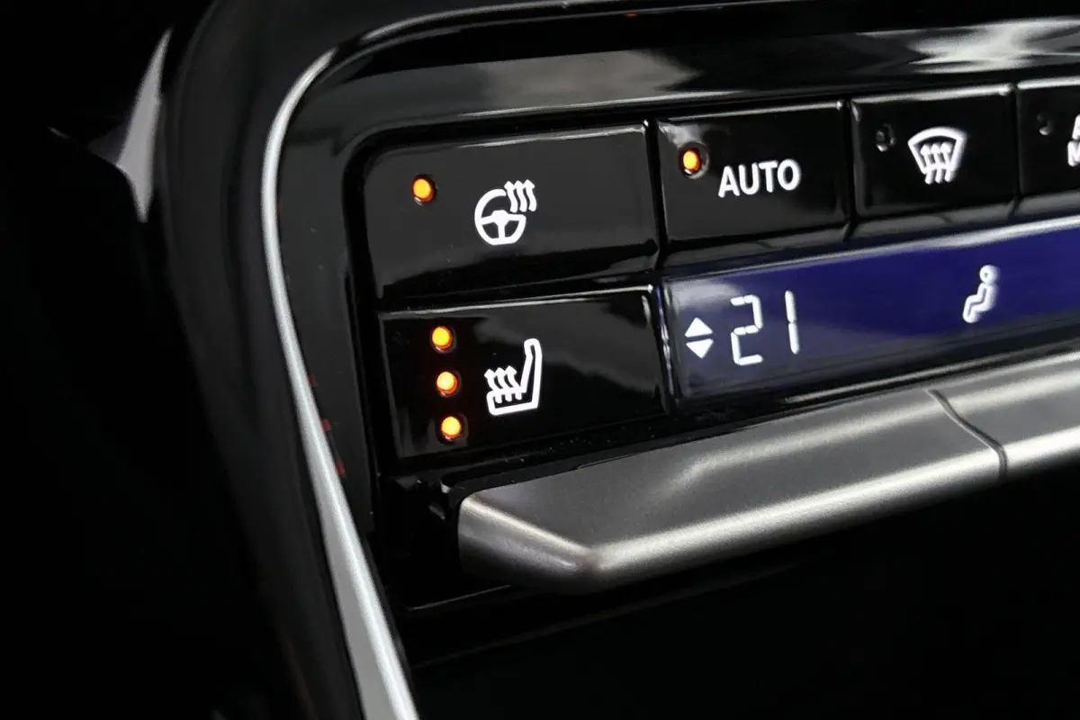 1.2 Hybrid 145pk Max Stuur-Stoelverwarming Camera Apple CarPlay Dodehoek
