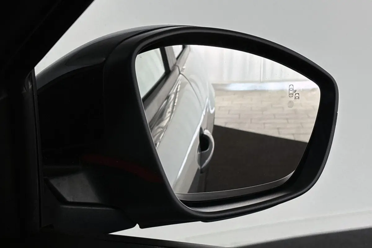 1.2 e-Hybrid Summit Keyless 360-Camera Camera JBL Apple CarPlay