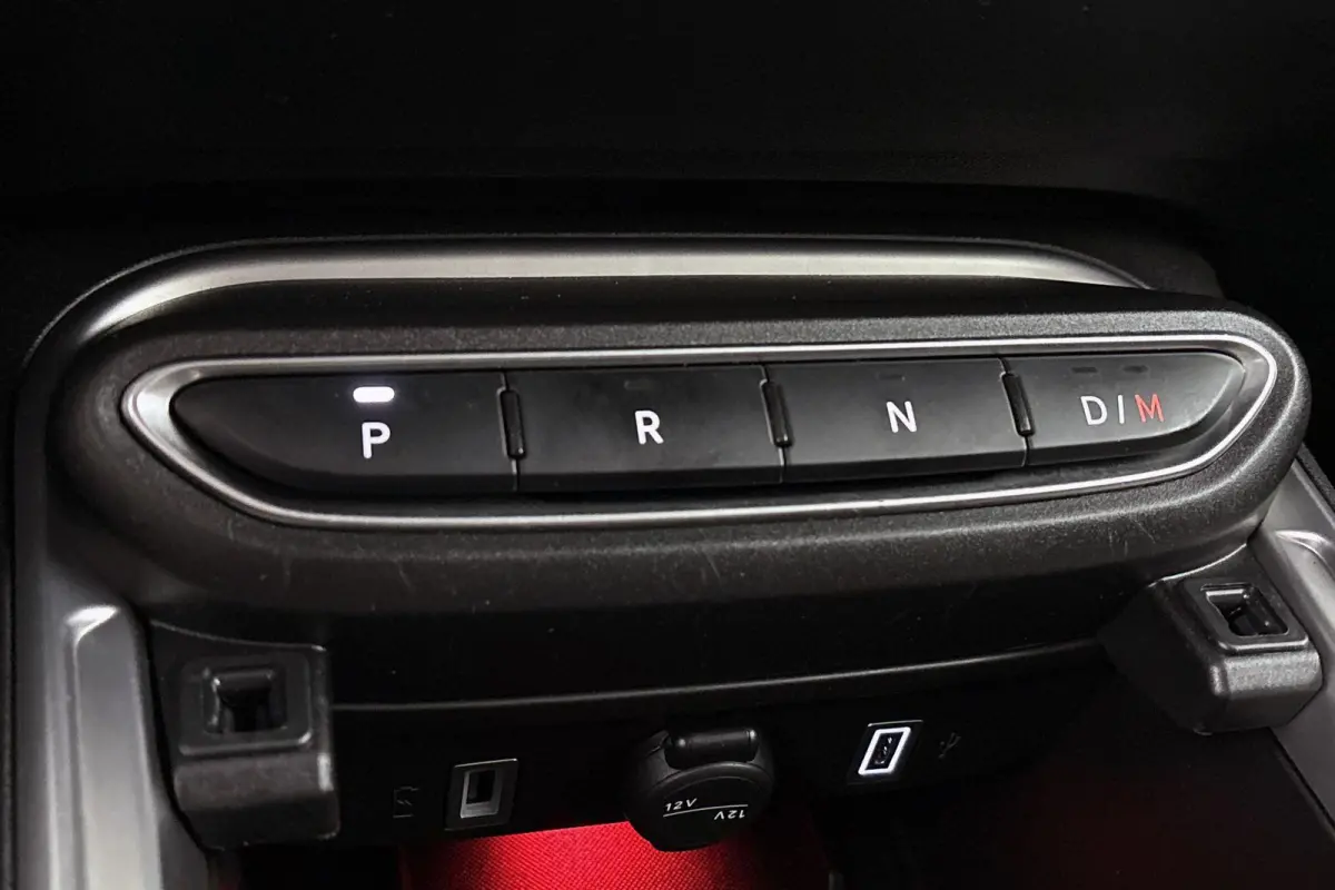 1.2 e-Hybrid Summit Keyless 360-Camera Camera JBL Apple CarPlay