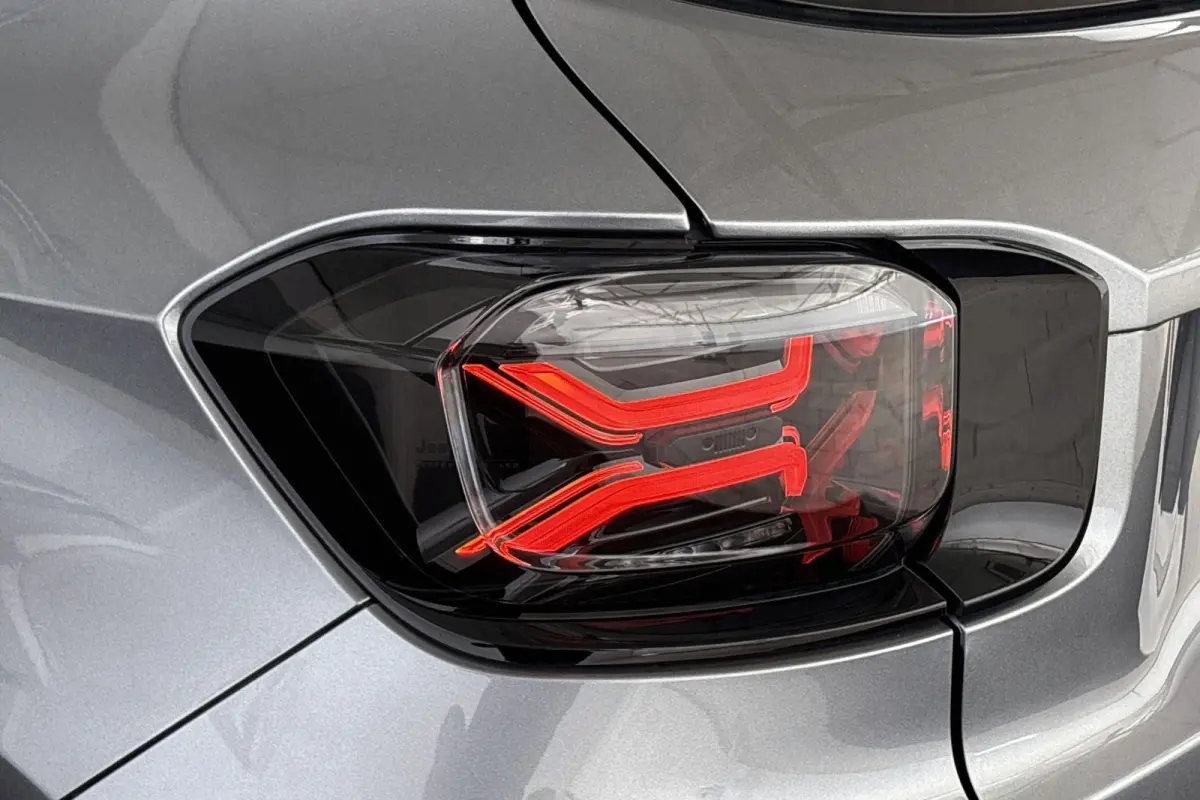 1.2 e-Hybrid Summit Keyless 360-Camera Camera JBL Apple CarPlay