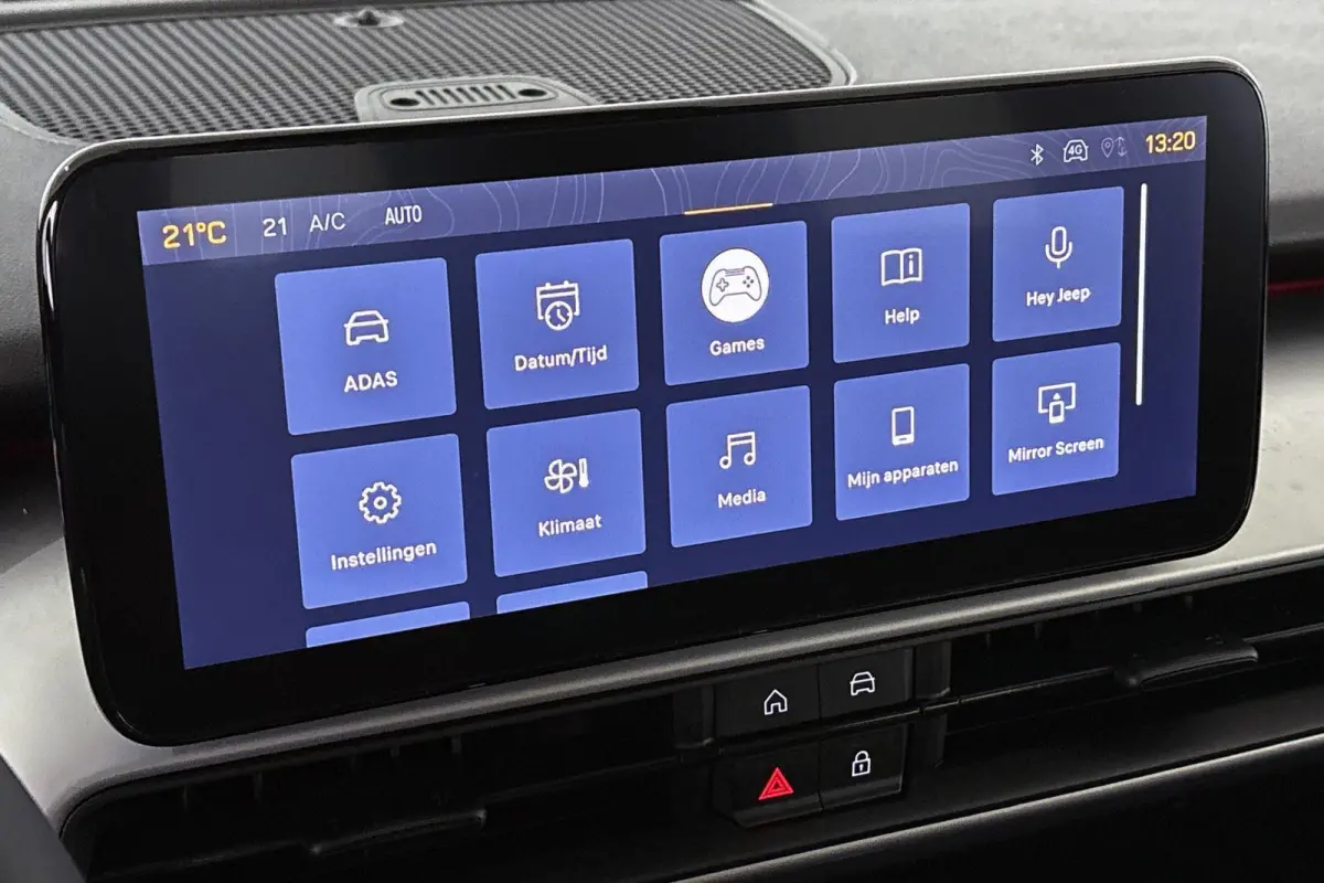 1.2 e-Hybrid Summit Keyless 360-Camera Camera JBL Apple CarPlay
