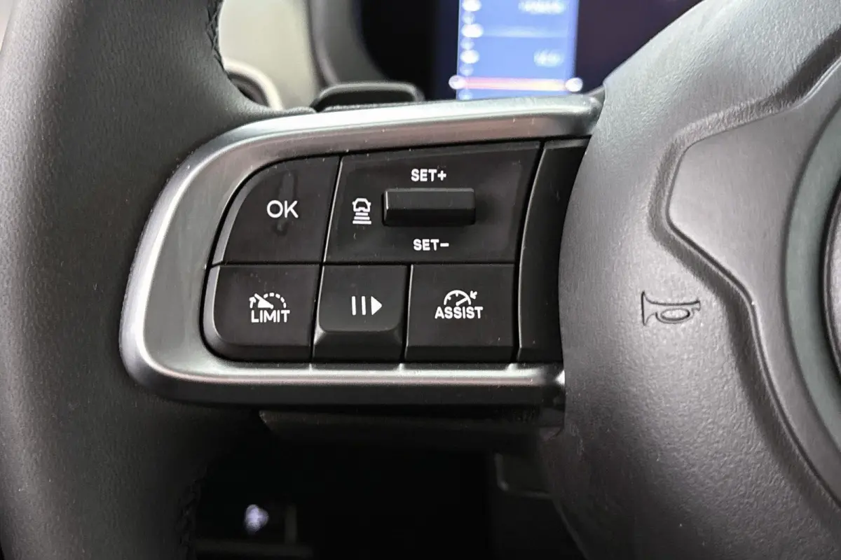 1.2 e-Hybrid Summit Keyless 360-Camera Camera JBL Apple CarPlay