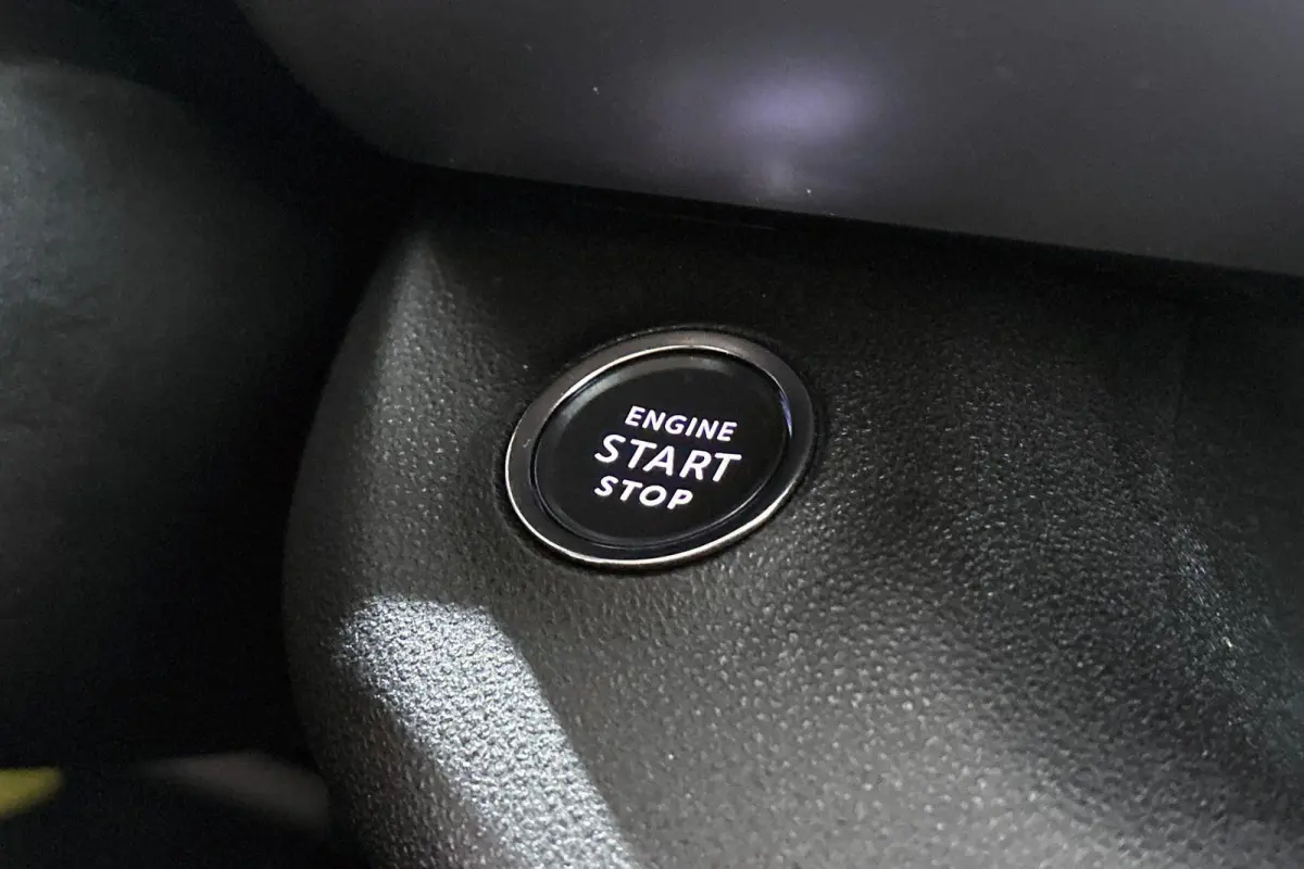 1.2 e-Hybrid Summit Keyless 360-Camera Camera JBL Apple CarPlay