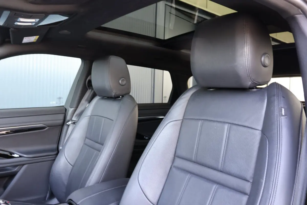 1.5 P300e AWD R-Dynamic HSE Black Optiek | panoramadak | meridian | adap. cruise | camera | keyless