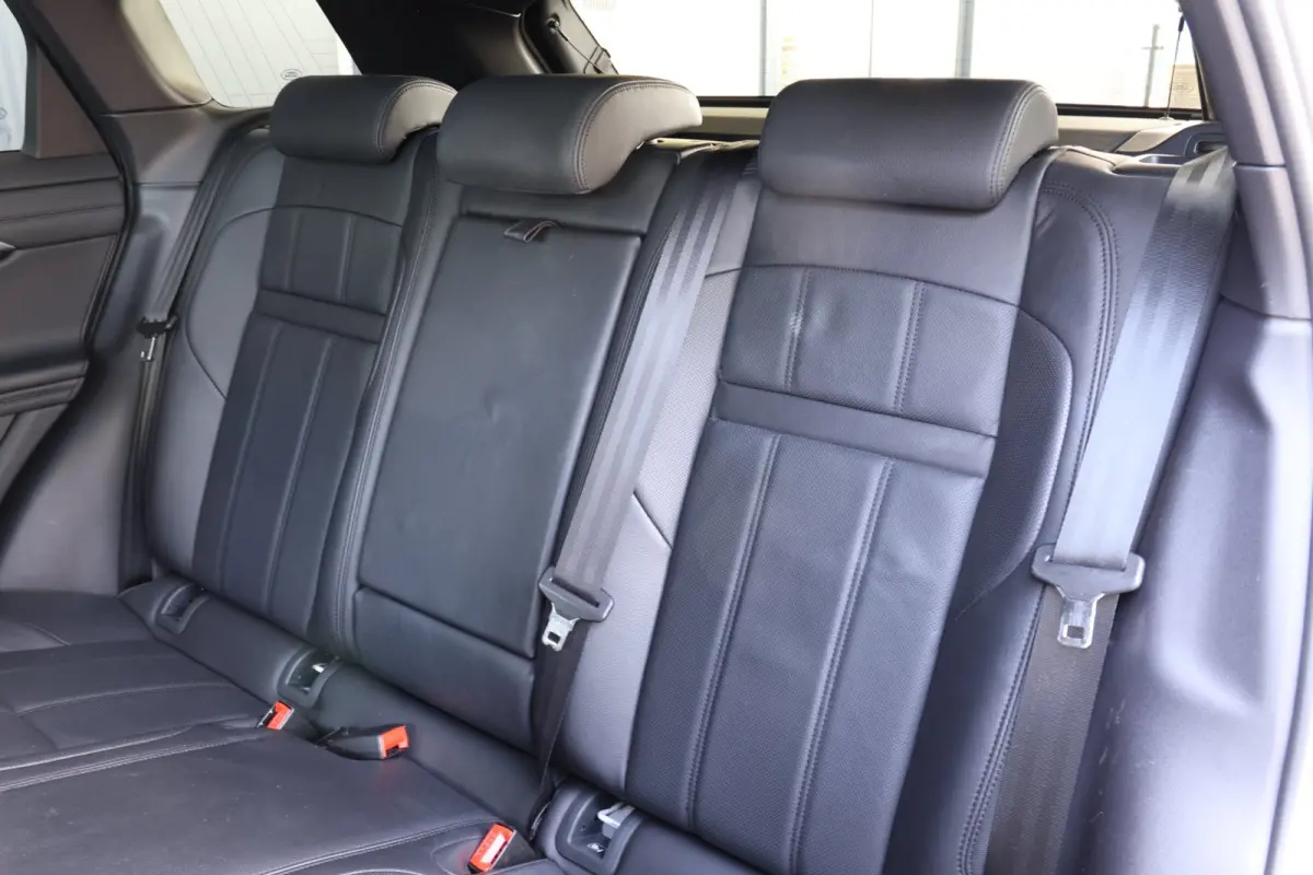 1.5 P300e AWD R-Dynamic HSE Black Optiek | panoramadak | meridian | adap. cruise | camera | keyless