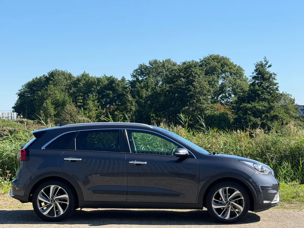1.6 GDi Hybrid ExecutiveLine - Platinum Graphite - Android/Camera/Leder