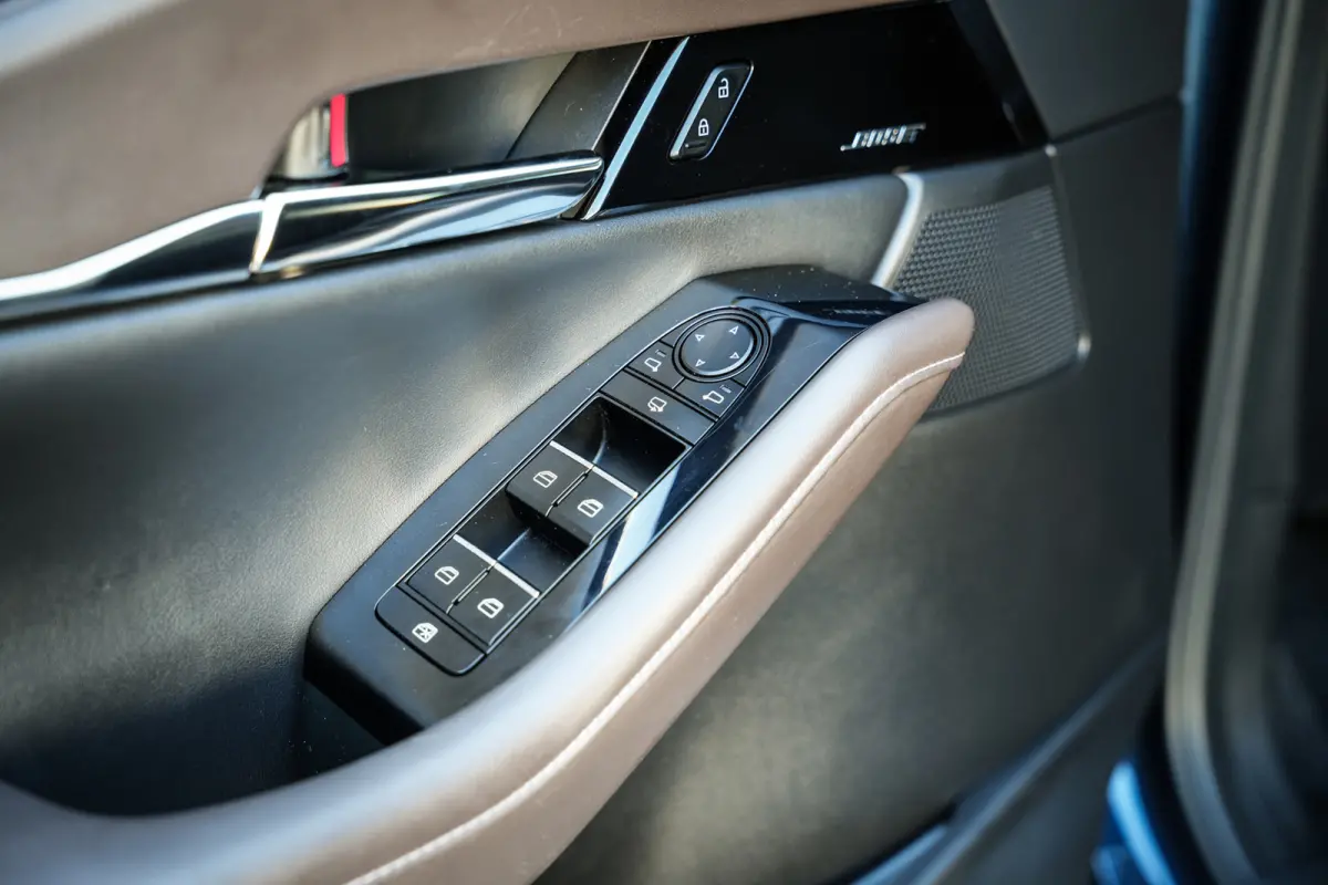 2.0 e-SkyActiv-G M Hybrid Comfort | CarPlay | Clima | ACC | Trekhaak | Leder | Navi | 360 camera |
