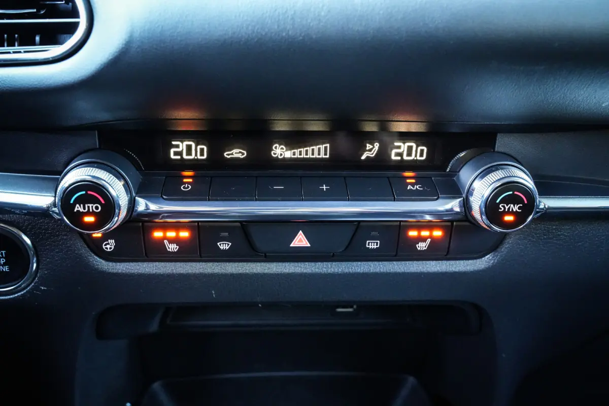 2.0 e-SkyActiv-G M Hybrid Comfort | CarPlay | Clima | ACC | Trekhaak | Leder | Navi | 360 camera |