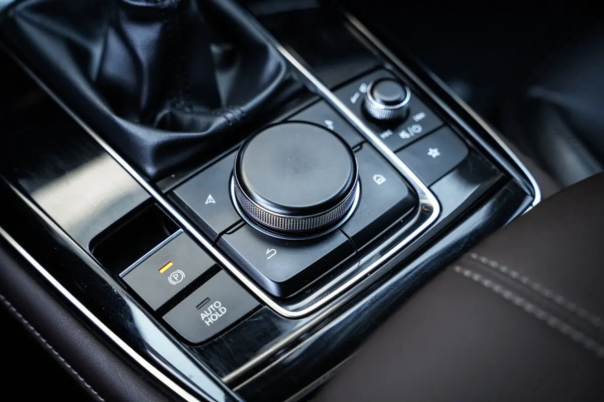 2.0 e-SkyActiv-G M Hybrid Comfort | CarPlay | Clima | ACC | Trekhaak | Leder | Navi | 360 camera |
