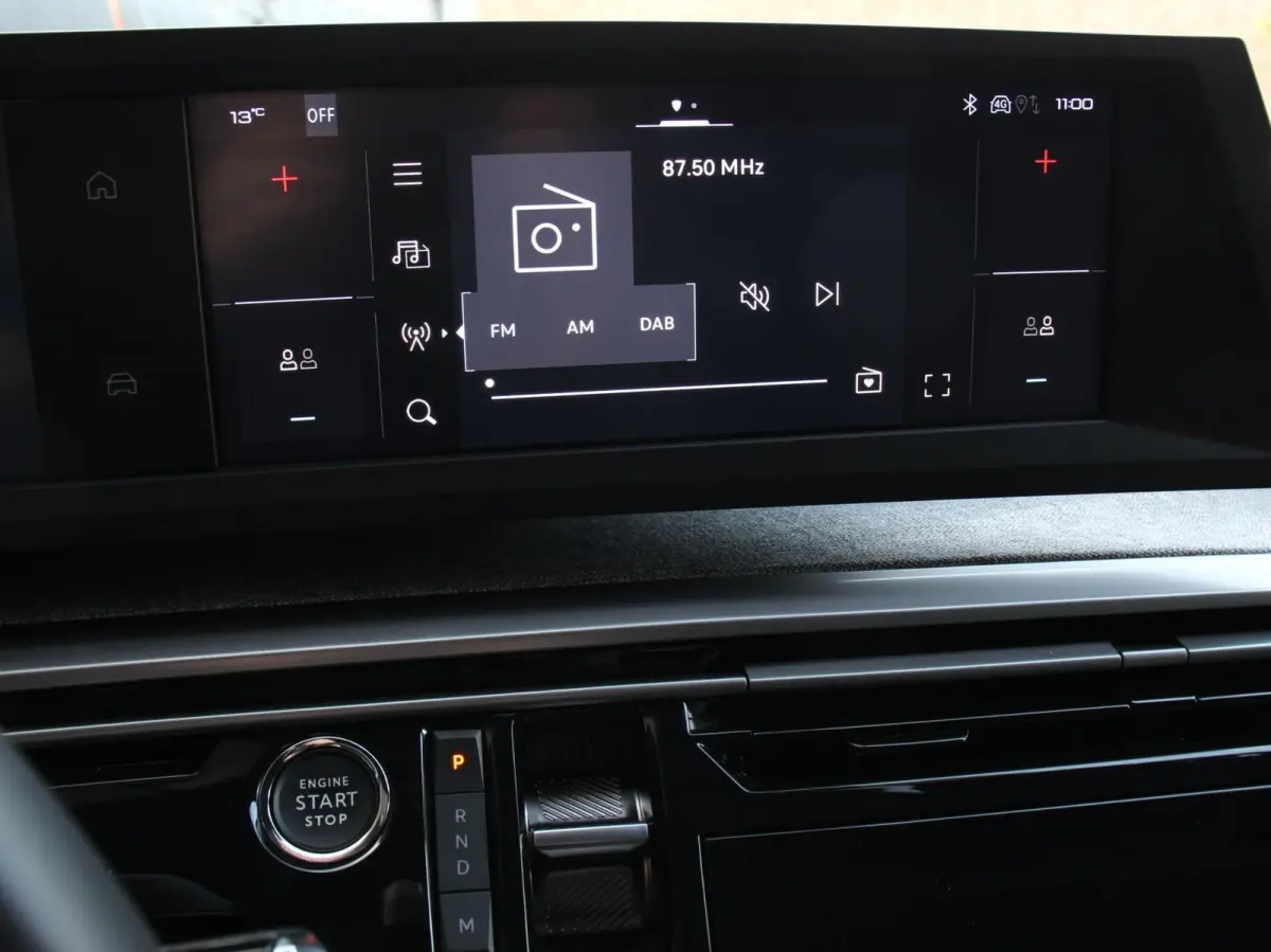 1.2 Hybrid 145pk Automaat Allure 7p Navigatie Apple Carplay Android Auto Camera Climate control Dab Led Keyless start Lichtmetalen Velgen Parkeer sensoren