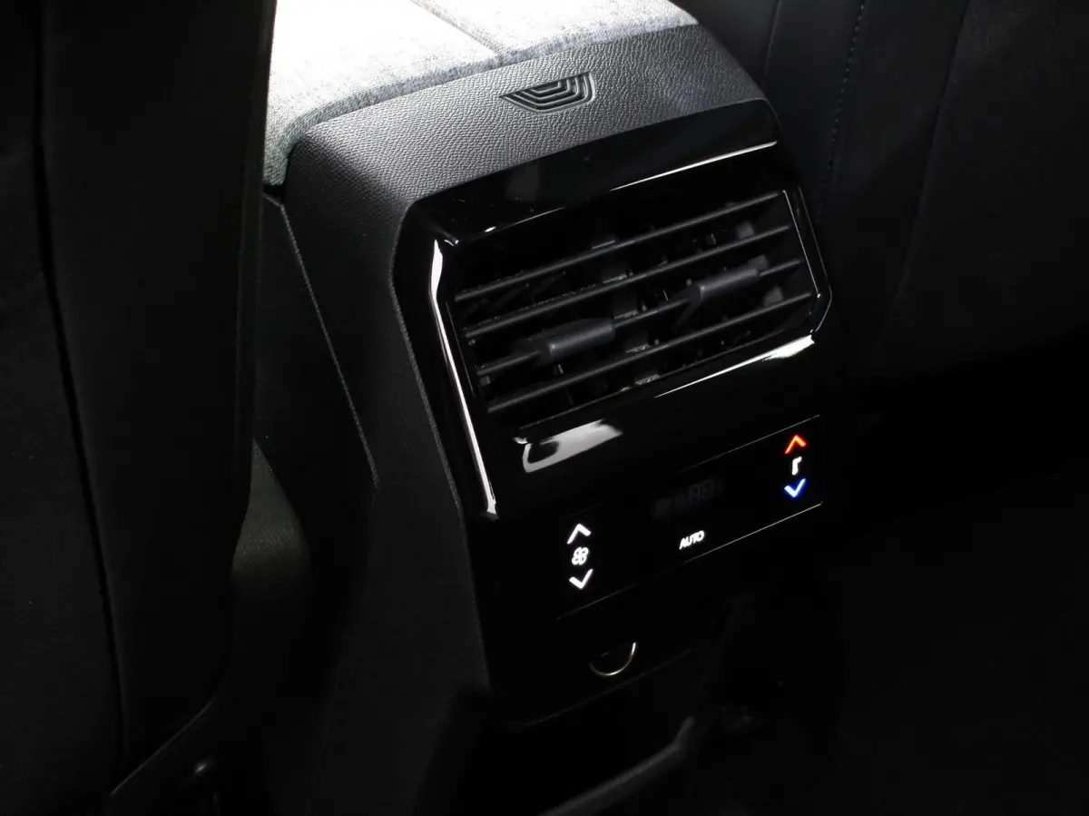 1.2 Hybrid 145pk Automaat Allure 7p Navigatie Apple Carplay Android Auto Camera Climate control Dab Led Keyless start Lichtmetalen Velgen Parkeer sensoren