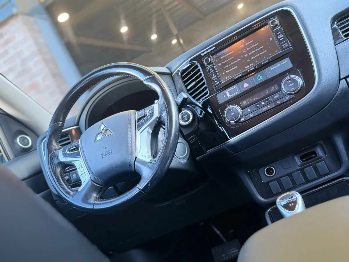 2.0 PHEV NW MODEL Executive Edition - Black Pearl - Camera/Keyless/Seatheat - Topstaat