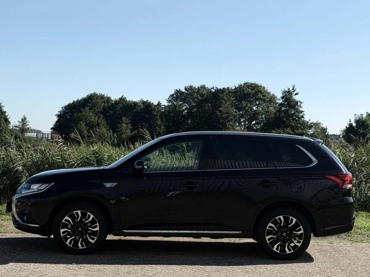 2.0 PHEV NW MODEL Executive Edition - Black Pearl - Camera/Keyless/Seatheat - Topstaat