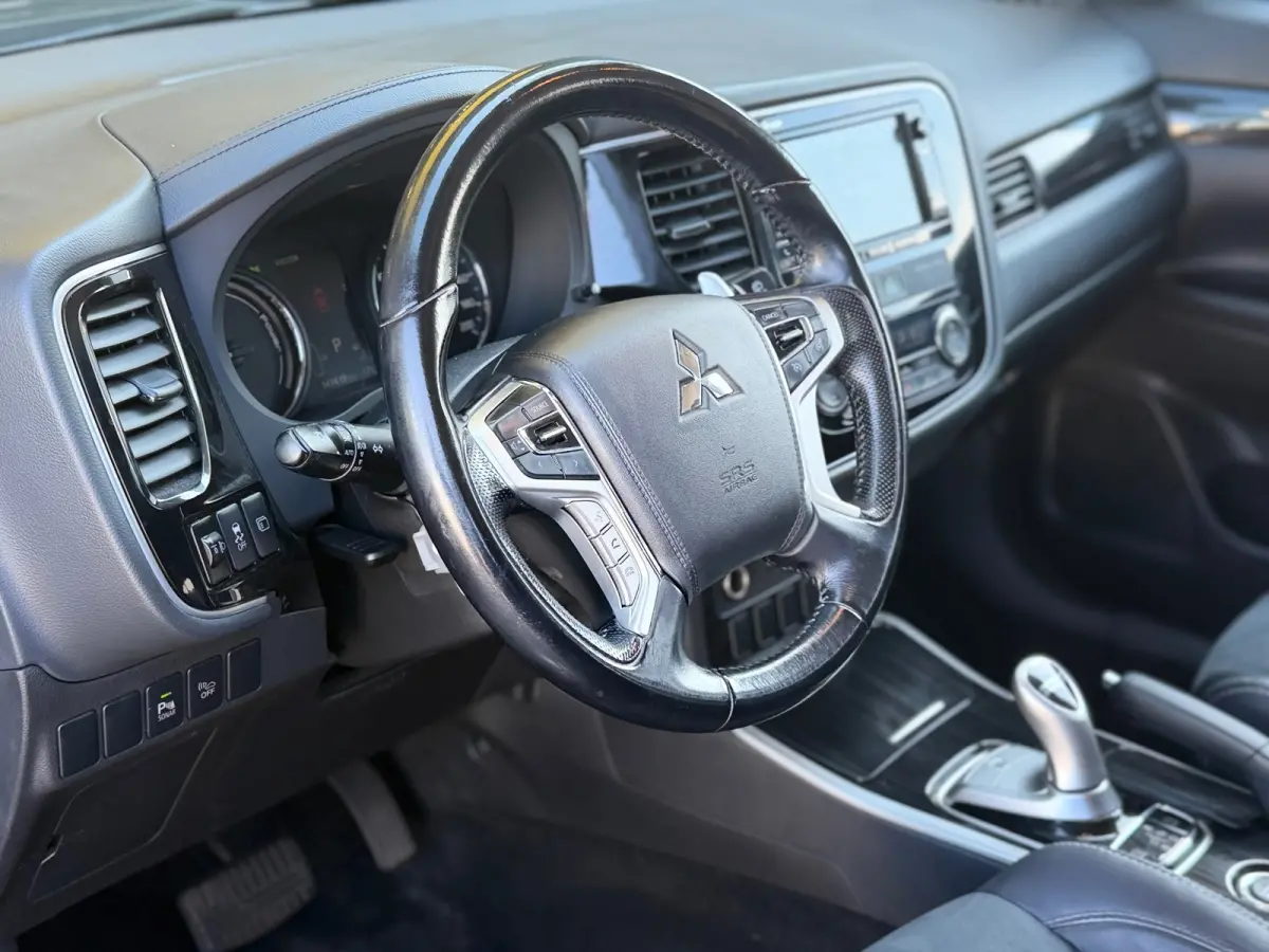 2.0 PHEV NW MODEL Executive Edition - Black Pearl - Camera/Keyless/Seatheat - Topstaat