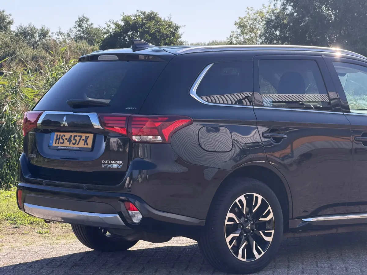 2.0 PHEV NW MODEL Executive Edition - Black Pearl - Camera/Keyless/Seatheat - Topstaat
