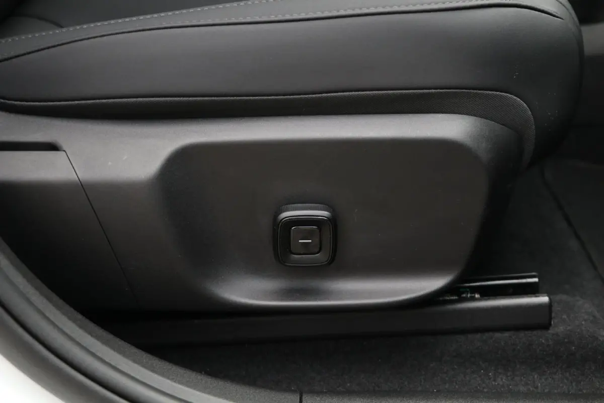 Twin Motor Performance Ultra 69 kWh 429PK Panodak Trekhaak Warmtepomp AdaptivCruise Harman/Kardon Leder 40000KM BJ2024