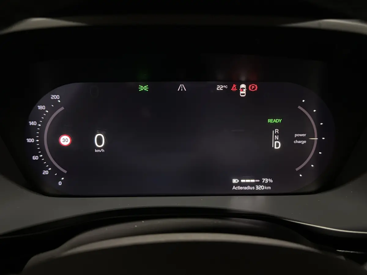 Recharge Plus 69 kWh | Adaptief Cruise Control | Keyless | Voorstoelen verwarmd