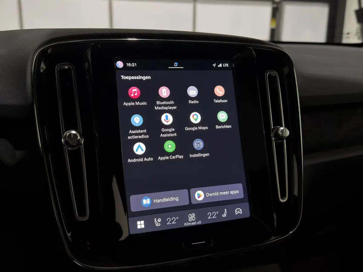 Recharge Plus 69 kWh | Adaptief Cruise Control | Keyless | Voorstoelen verwarmd