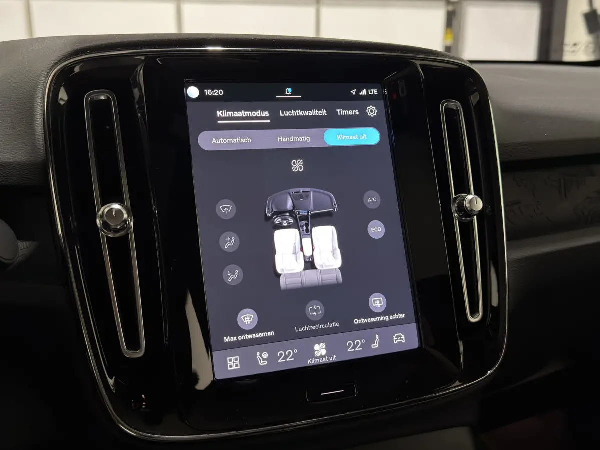 Recharge Plus 69 kWh | Adaptief Cruise Control | Keyless | Voorstoelen verwarmd