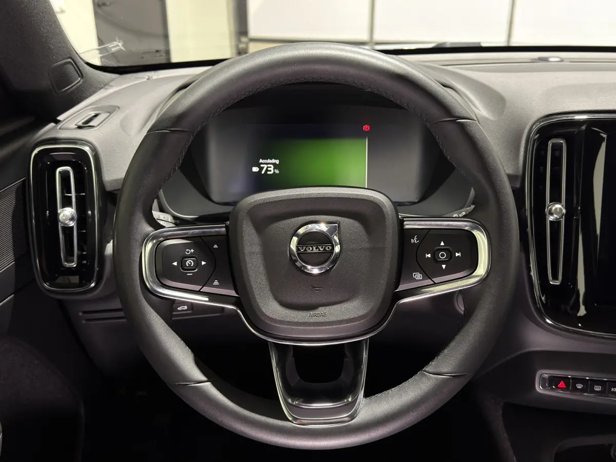 Recharge Plus 69 kWh | Adaptief Cruise Control | Keyless | Voorstoelen verwarmd