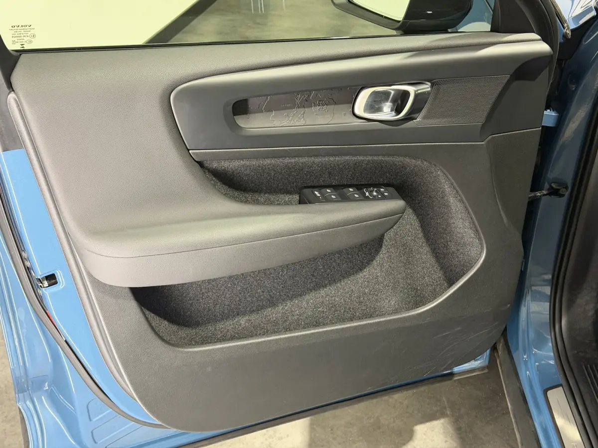 Recharge Plus 69 kWh | Adaptief Cruise Control | Keyless | Voorstoelen verwarmd