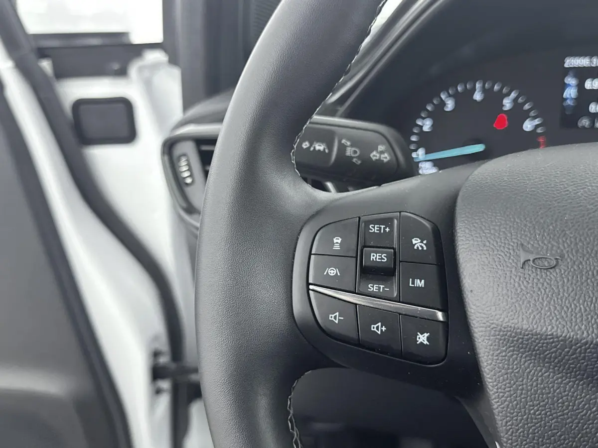 1.0 EcoBoost Titanium | CAMERA | DODE HOEK DETECTIE | CLIMATE CONTROL | NAVIGATIE |