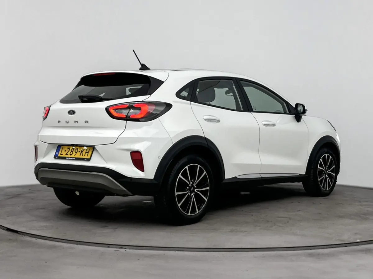 1.0 EcoBoost Titanium | CAMERA | DODE HOEK DETECTIE | CLIMATE CONTROL | NAVIGATIE |
