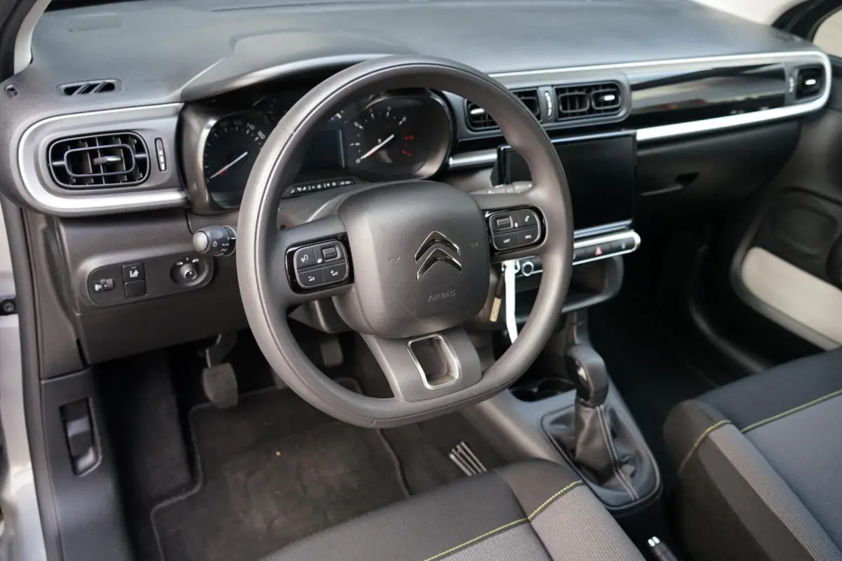 1.2 PureTech S&S Feel Edition, PDC, CarPlay, clima
