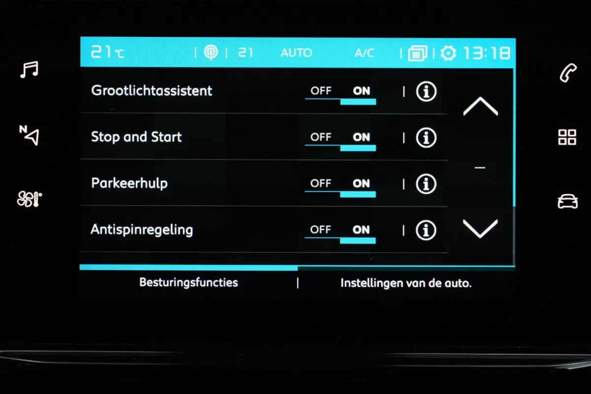 1.2 PureTech S&S Feel Edition, PDC, CarPlay, clima