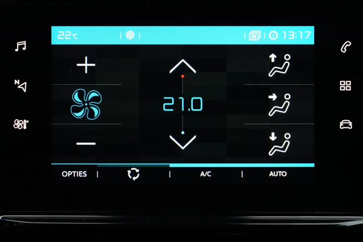 1.2 PureTech S&S Feel Edition, PDC, CarPlay, clima