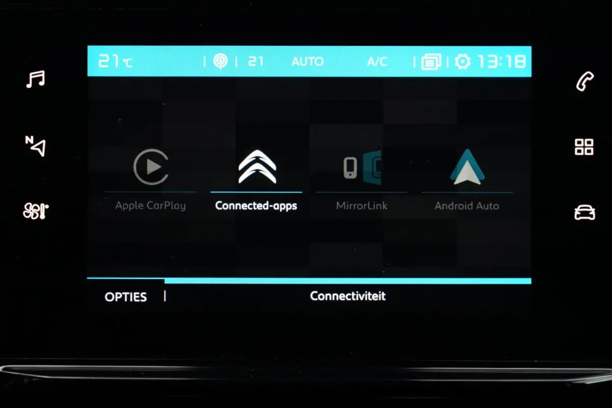1.2 PureTech S&S Feel Edition, PDC, CarPlay, clima