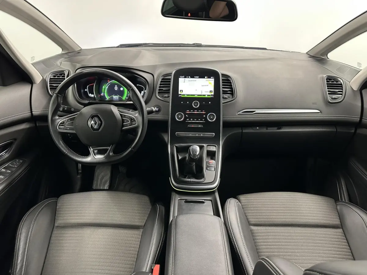 1.2 TCe Bose CAMERA TREKHAAK ECC CRUISE NAVI LM .
