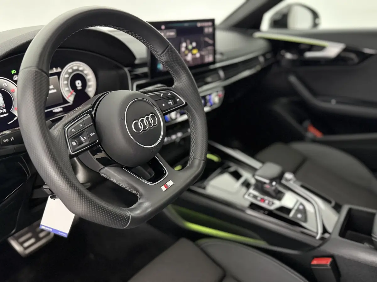35 TFSI S-Line Competition | Black Edition | Pano | Camera | Virtual | Sfeer | Trekhaak | Carplay | Parkeersens.